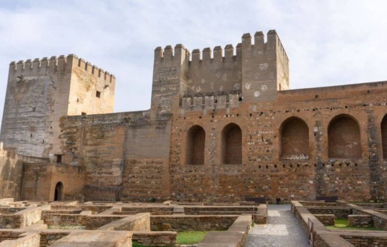 Alcazaba Tower / Alhambra